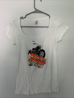 White Graphic Scoop Neck Women’s Tee - Unbranded